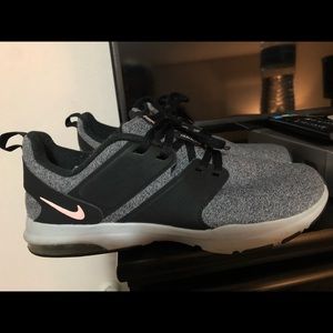 woman’s nike shoes